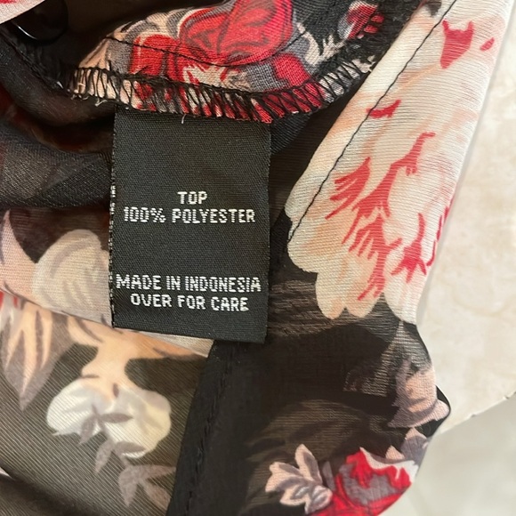 By & By, Woman’s Sheer Blouse, Sz Small, Excellent Condition - Picture 5 of 5